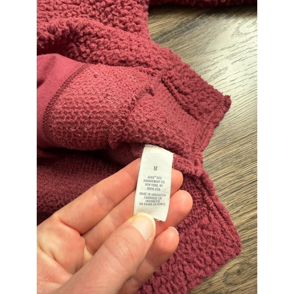 Aerie Women's‎ Sherpa pullover 1/4 zip Sweater Jacket Super Soft Wine Color Sz M - Picture 10 of 11